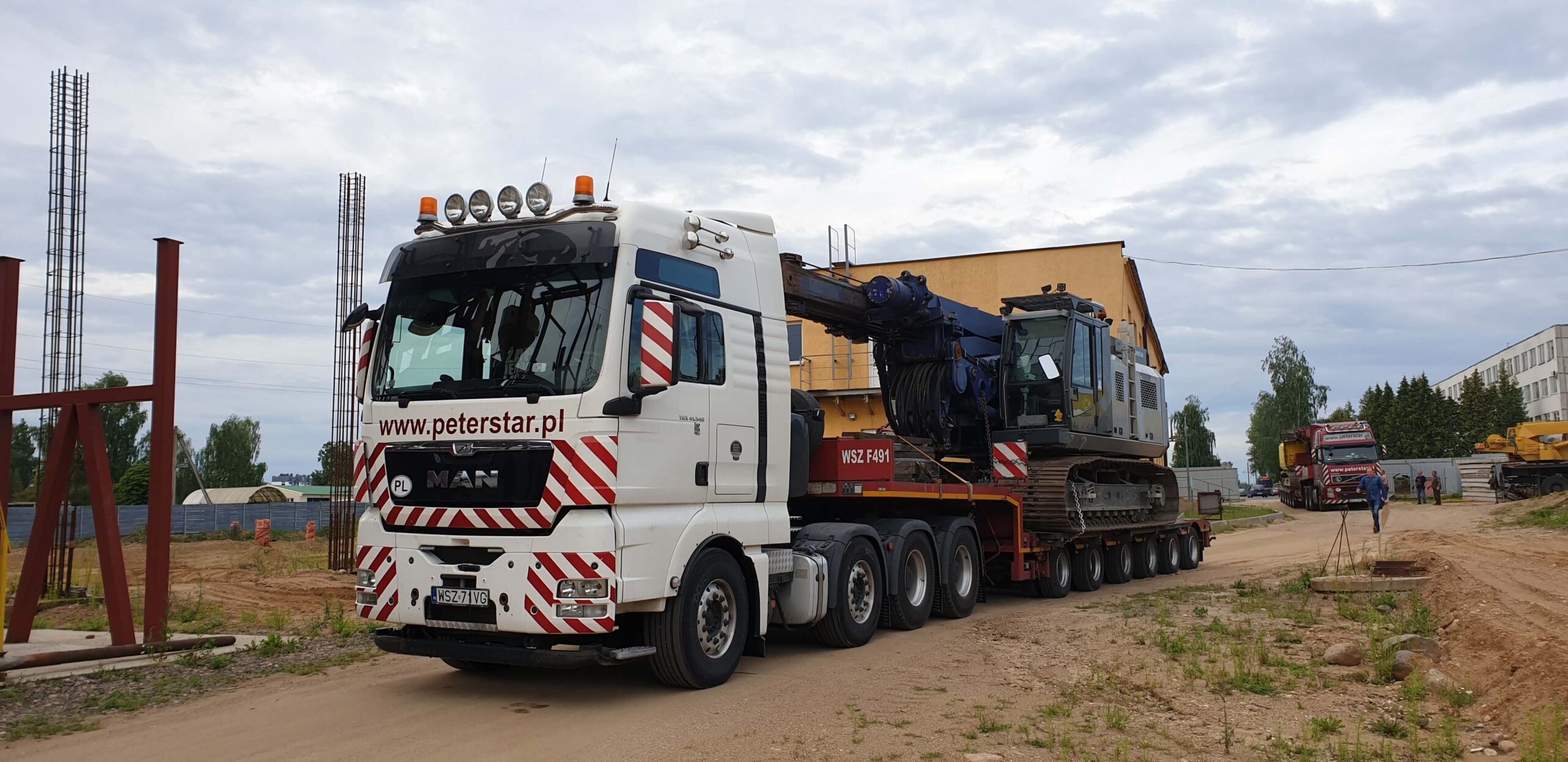 Перевозка бурильных установок Sennebogen 1