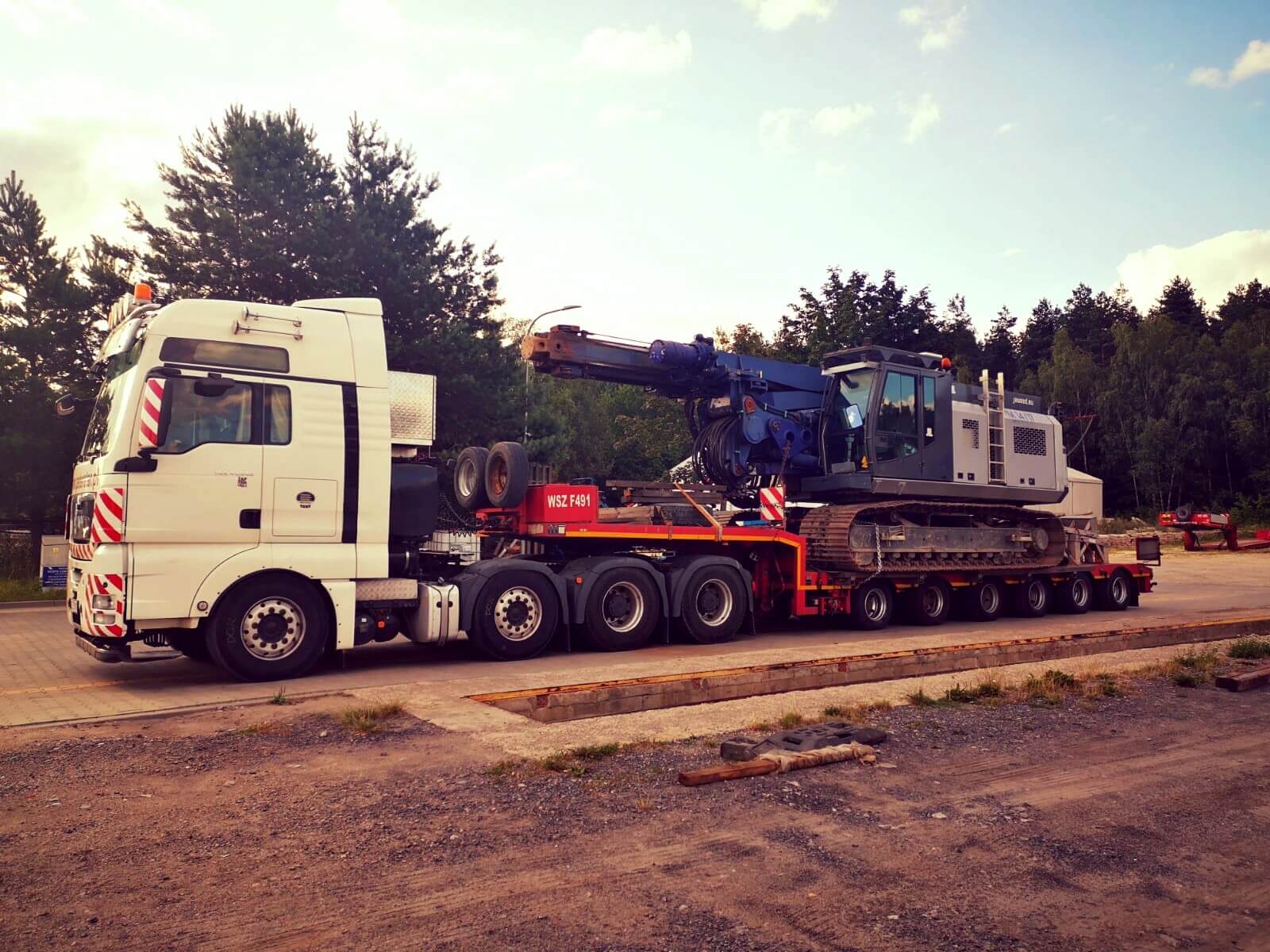 Перевозка дробильных установок Sennebogen